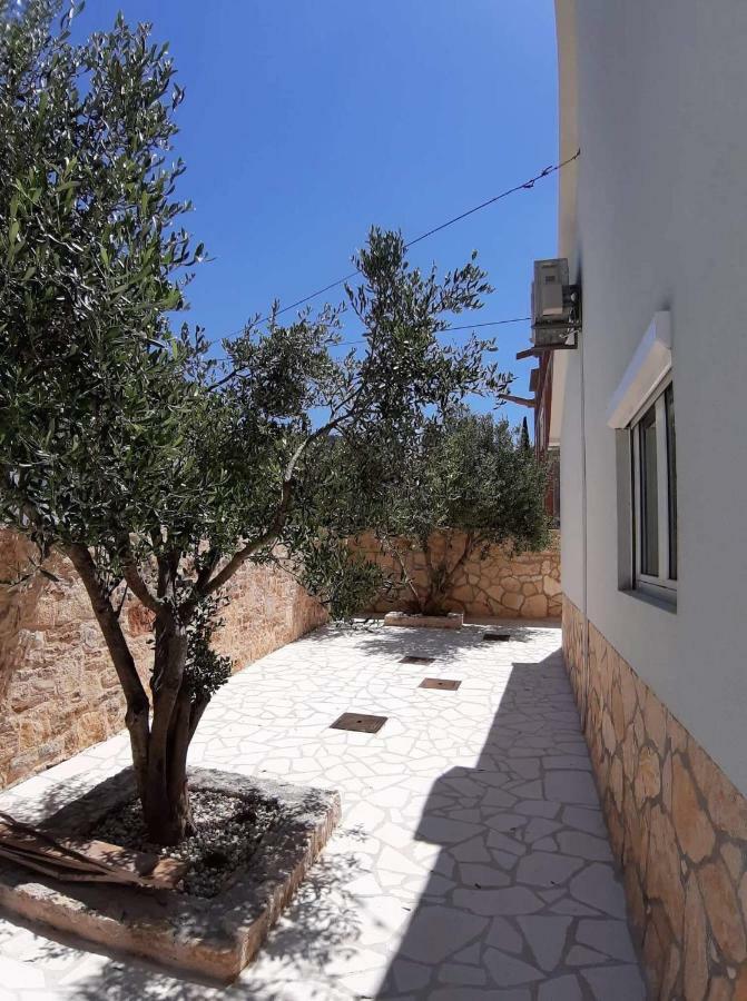 House Sidro, Stari Grad Holiday home *